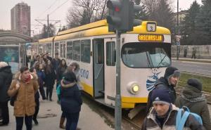 Zastoj tramvajskog saobraćaja u jutarnjoj špici, Sarajlije ogorčene